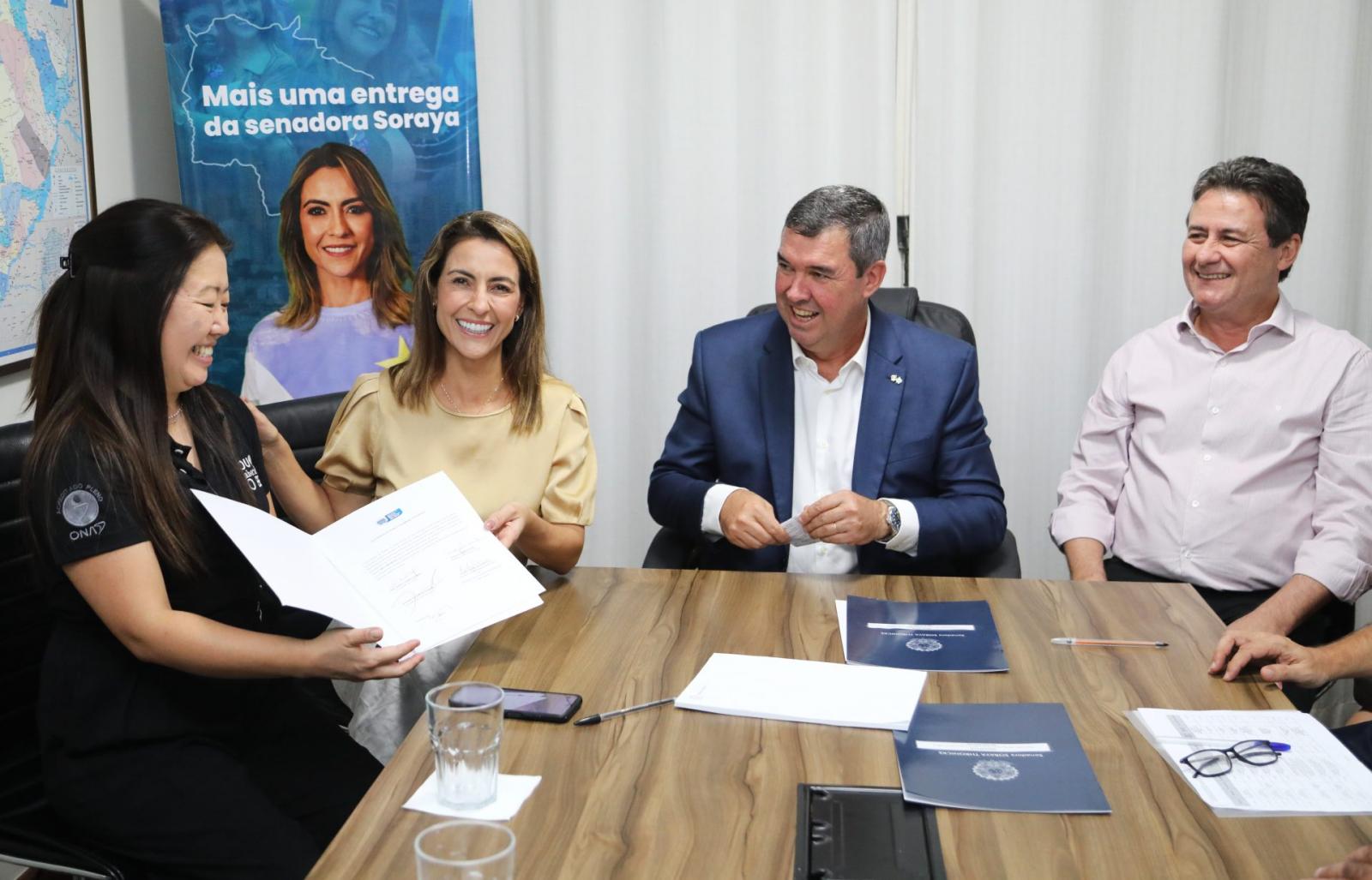 Governo participa da assinatura de emendas na saúde que beneficiam 15 cidades. Governo participa da assinatura de emendas na saúde que beneficiam 15 cidades.