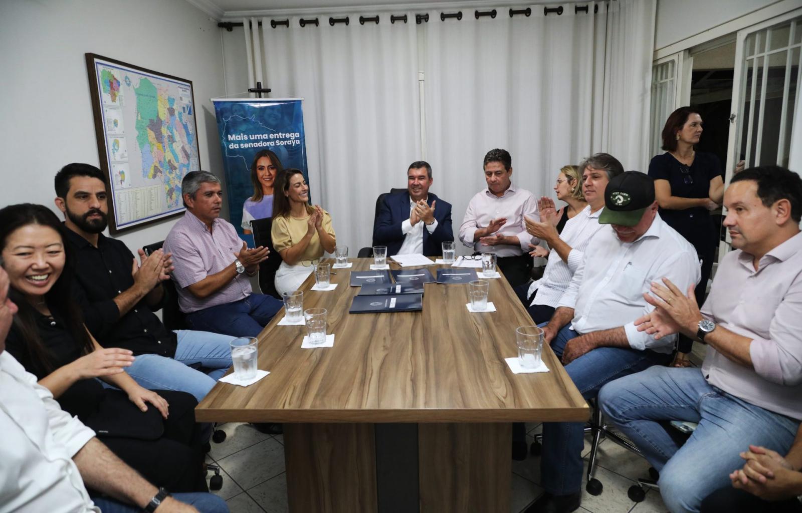 Governo participa da assinatura de emendas na saúde que beneficiam 15 cidades. Governo participa da assinatura de emendas na saúde que beneficiam 15 cidades.