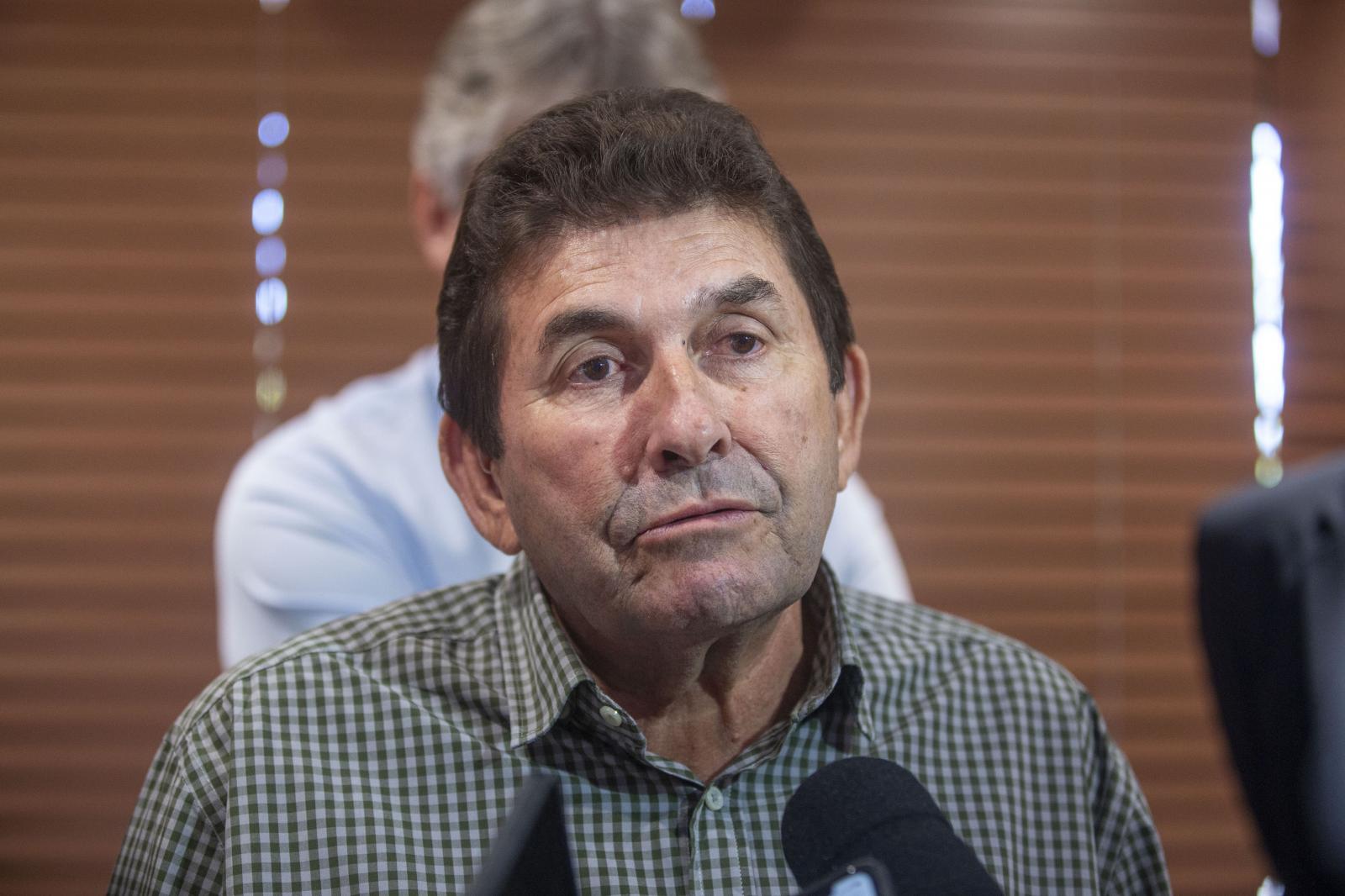Além da fábrica de R$ 28 bi, Arauco fará ferrovia de R$ 800 milhões. Além da fábrica de R$ 28 bi, Arauco fará ferrovia de R$ 800 milhões.