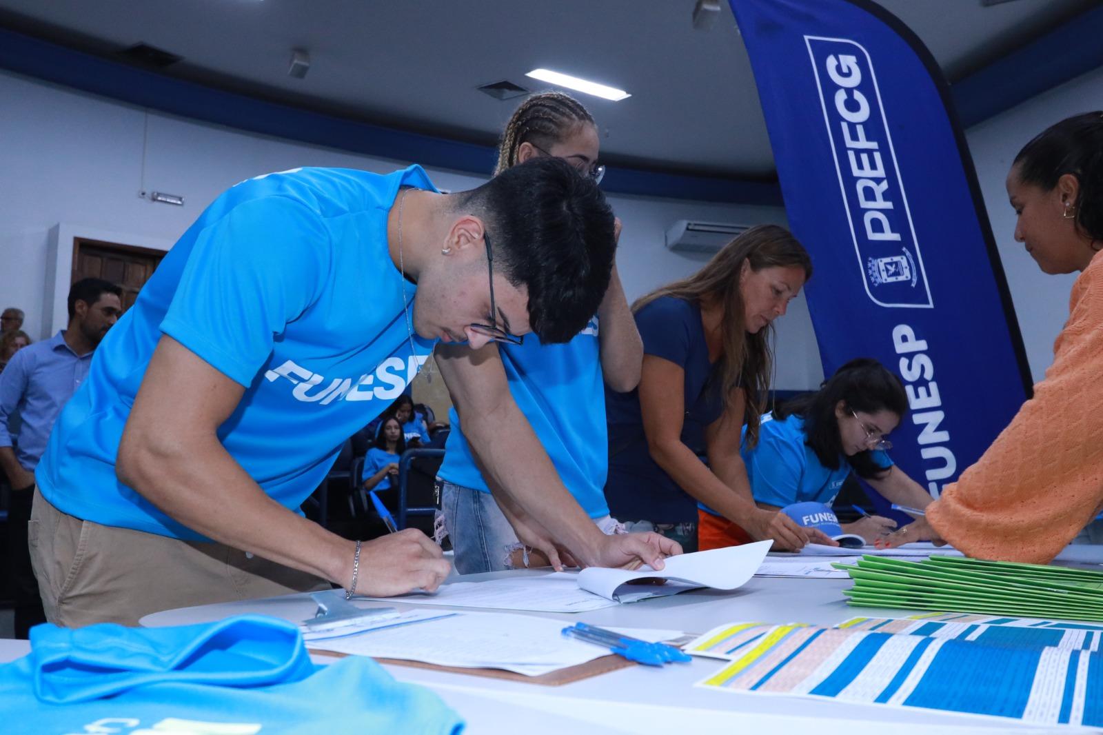 Prefeitura de Campo Grande entrega 27 auxílios para atletas da Capital. Prefeitura de Campo Grande entrega 27 auxílios para atletas da Capital.