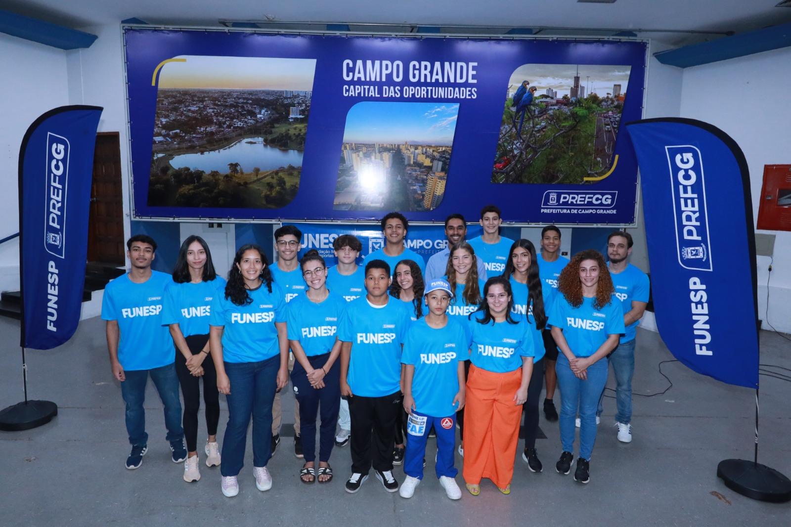 Prefeitura de Campo Grande entrega 27 auxílios para atletas da Capital. Prefeitura de Campo Grande entrega 27 auxílios para atletas da Capital.
