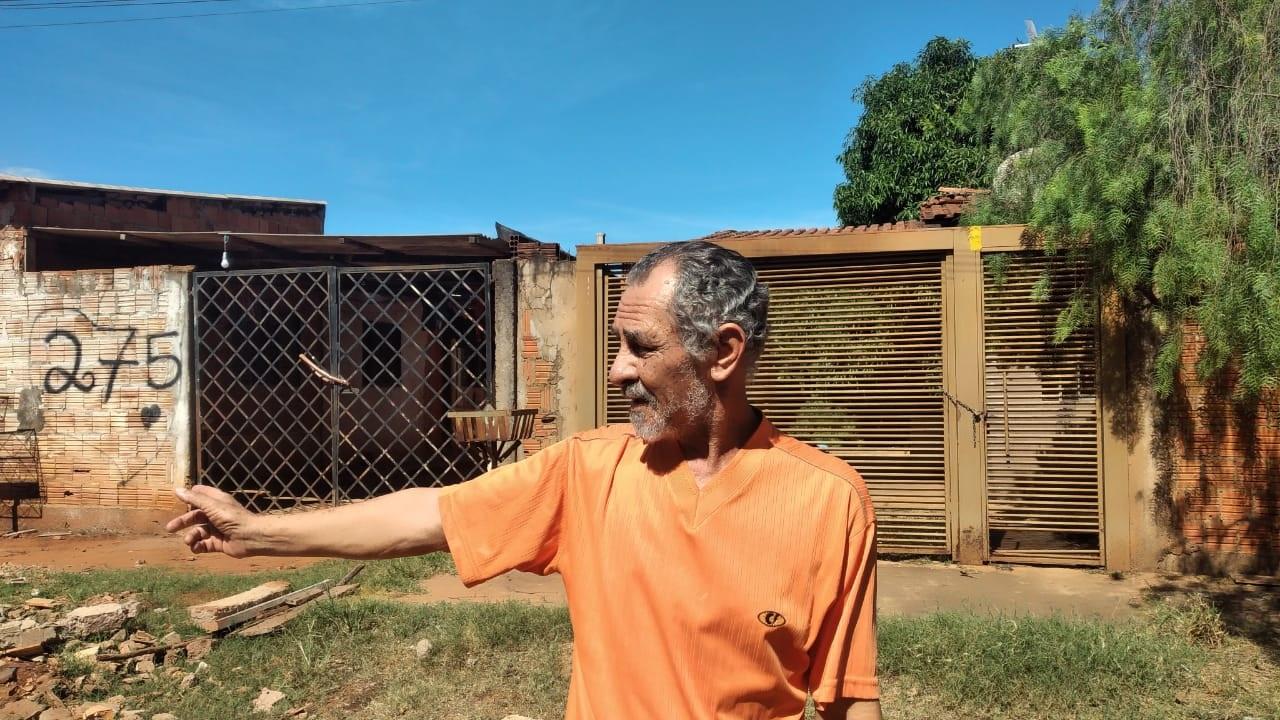 Moradores festejam licitação para mais uma etapa de pavimentação de ruas no Jardim Tarumã. Moradores festejam licitação para mais uma etapa de pavimentação de ruas no Jardim Tarumã.