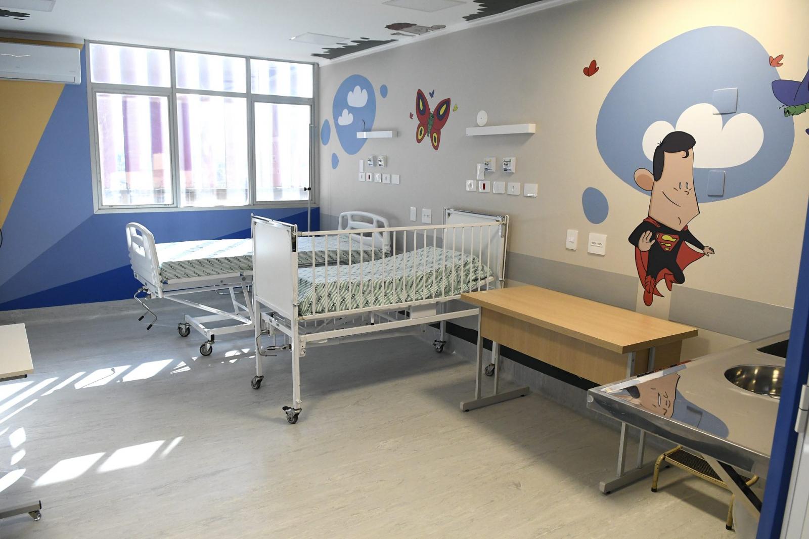 Com apoio do Governador Eduardo Riedel de Mato Grosso do Sul, AACC entrega reforma do centro de tratamento de oncologia infantil no HR. Com apoio do Governador Eduardo Riedel de Mato Grosso do Sul, AACC entrega reforma do centro de tratamento de oncologia infantil no HR.