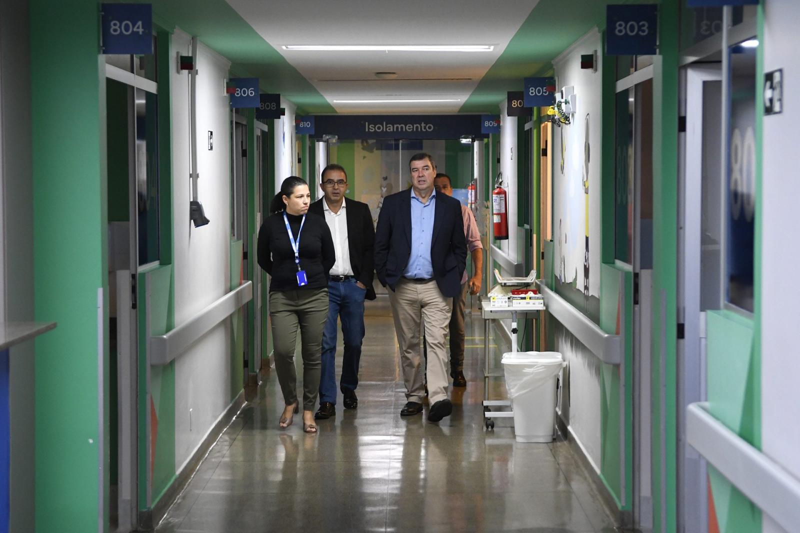 Com apoio do Governador Eduardo Riedel de Mato Grosso do Sul, AACC entrega reforma do centro de tratamento de oncologia infantil no HR. Com apoio do Governador Eduardo Riedel de Mato Grosso do Sul, AACC entrega reforma do centro de tratamento de oncologia infantil no HR.