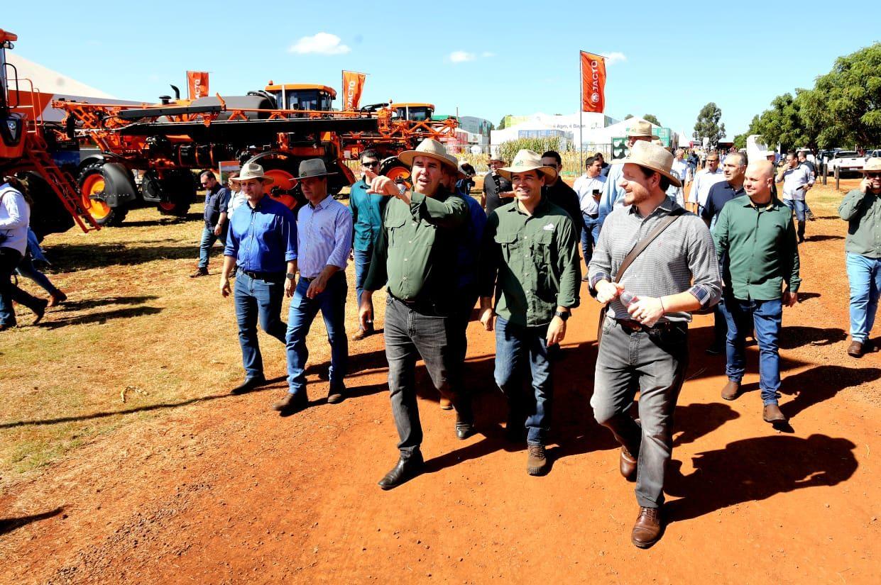 O Governador Eduardo Riedel abre a Showtec e apresenta em Maracaju novas tecnologias e serviços.