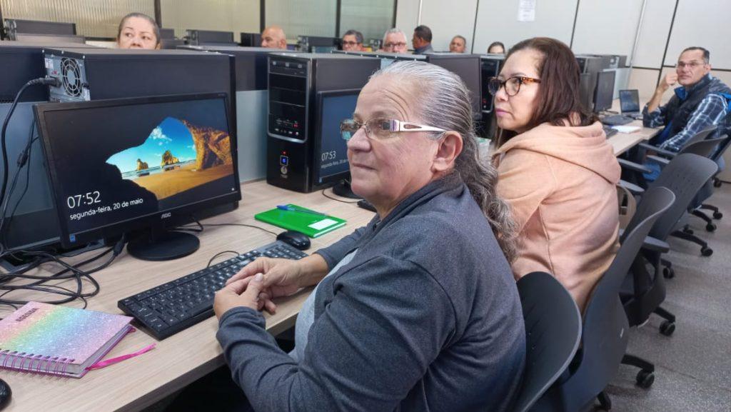Escolagov: semana começa com novas turmas em cursos de oratória e informática para os servidores. Escolagov: semana começa com novas turmas em cursos de oratória e informática para os servidores.