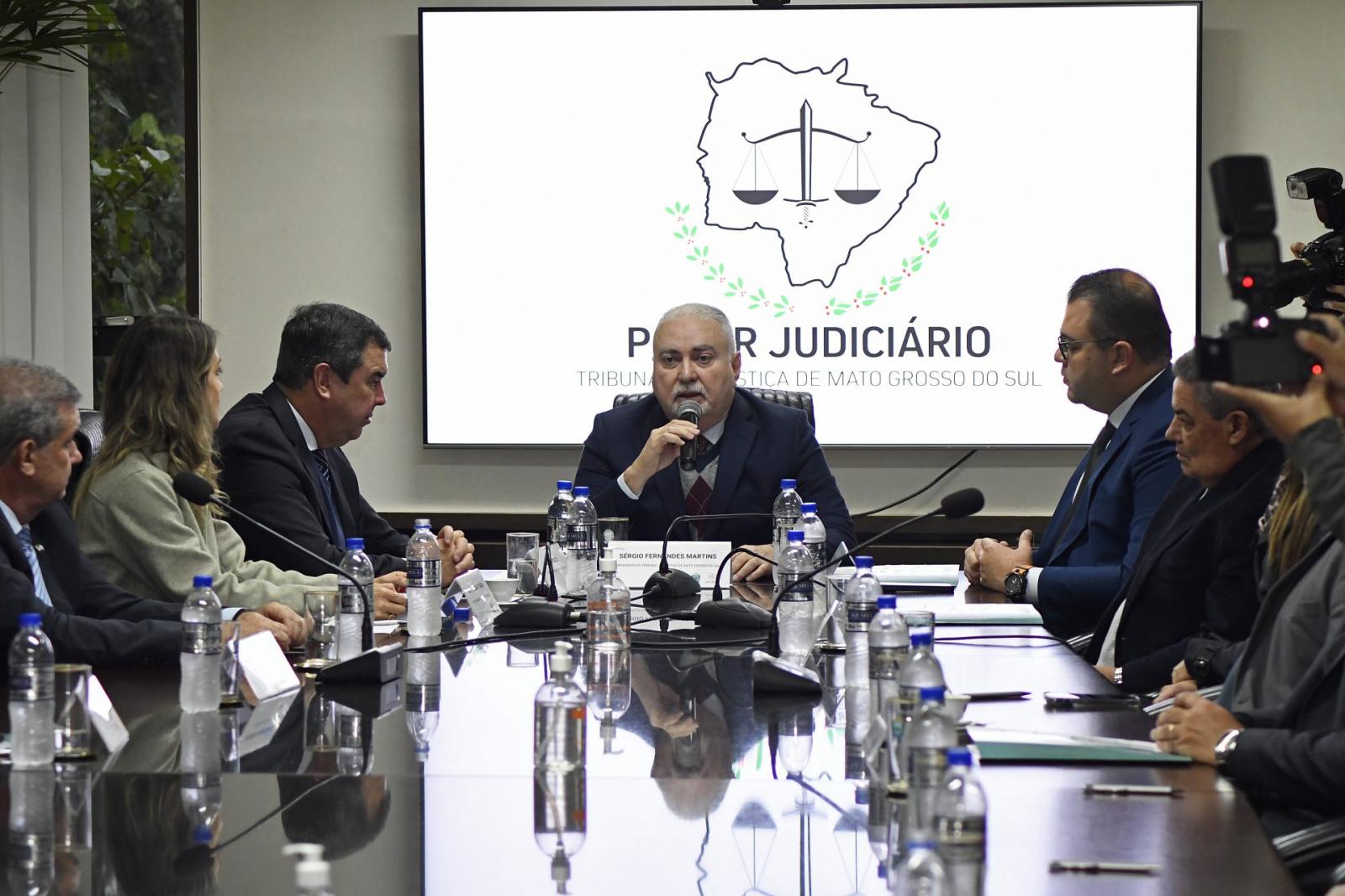 Governo do Estado, Justiça e municípios assinam termo para extinção de execuções fiscais. Governo do Estado, Justiça e municípios assinam termo para extinção de execuções fiscais.