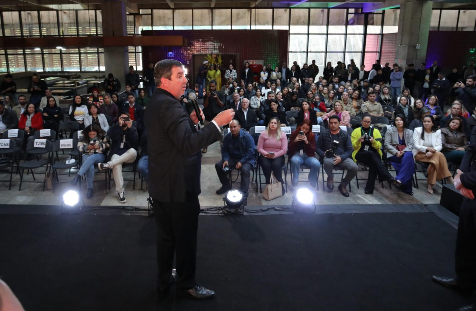 Campanha do agasalho “Seu Abraço Aquece” chega ao final com recorde de peças arrecadadas. Campanha do agasalho “Seu Abraço Aquece” chega ao final com recorde de peças arrecadadas.