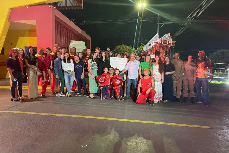 Após salvar 304 pessoas e 309 animais no RS, 1ª equipe de bombeiros retorna para Mato Grosso do Sul. Após salvar 304 pessoas e 309 animais no RS, 1ª equipe de bombeiros retorna para Mato Grosso do Sul.