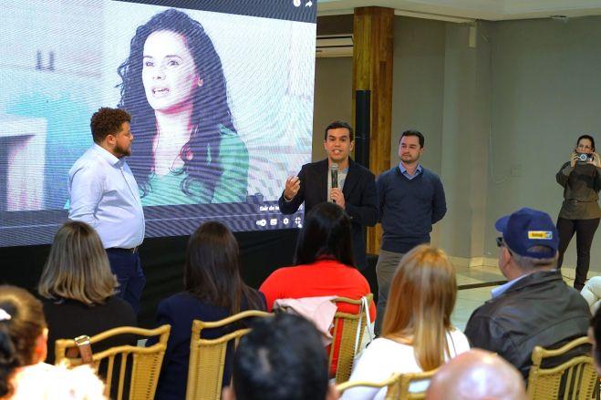 Beto reúne aliados em “cursinho” ministrado por entidade apoiada por Luciano Huck. Beto reúne aliados em “cursinho” ministrado por entidade apoiada por Luciano Huck.