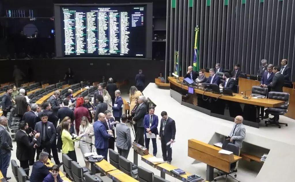 Com 5 votos de Mato Grosso do Sul, Câmara dos deputados em Brasília  aprova penalidades a invasores de terras. Com 5 votos de Mato Grosso do Sul, Câmara dos deputados em Brasília  aprova penalidades a invasores de terras.