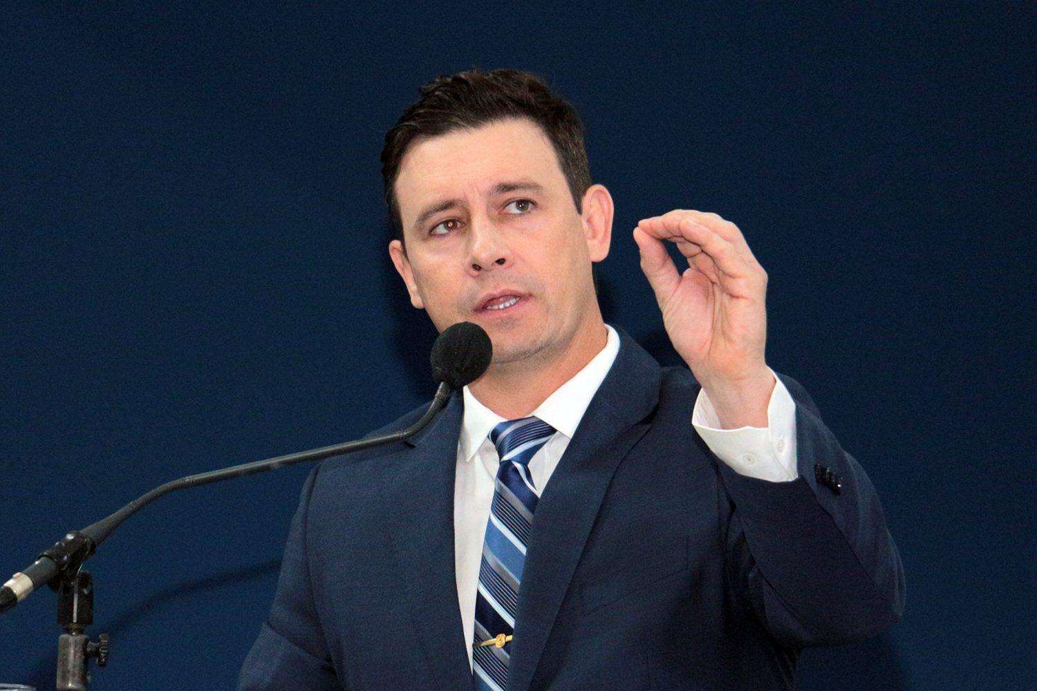 Cotado para prefeitura, ex-vereador quer brigar pela presidência da Câmara. Cotado para prefeitura, ex-vereador quer brigar pela presidência da Câmara.