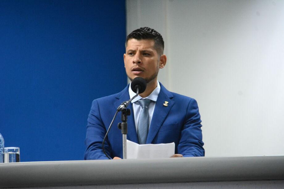 Juiz dá 15 dias para Tiago pagar R$ 31 mil de indenização a jornalista sob risco de penhora. Juiz dá 15 dias para Tiago pagar R$ 31 mil de indenização a jornalista sob risco de penhora.