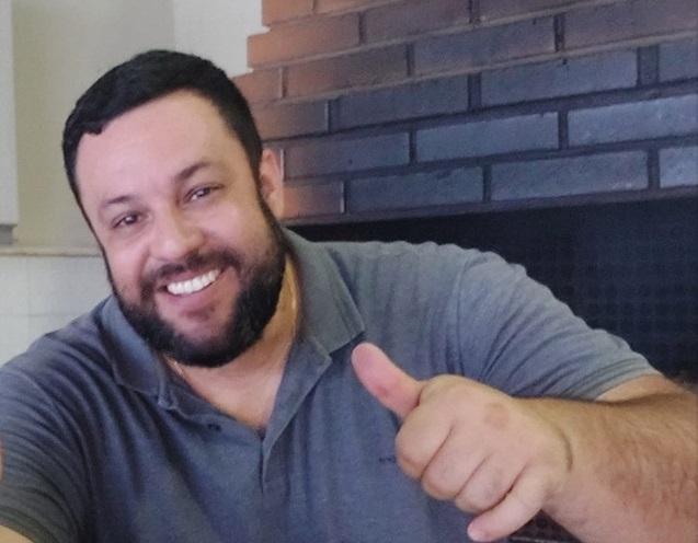 Juiz vê infidelidade partidária e suspender posse de Dr. Lívio na vaga de Claudinho Serra. Juiz vê infidelidade partidária e suspender posse de Dr. Lívio na vaga de Claudinho Serra.