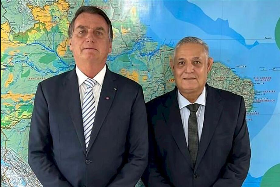 O ex presidente Jair Messias Bolsonaro impõe Portela como pré  candidato a prefeito de Campo Grande, mas João Henrique ensaia rebelião. O ex presidente Jair Messias Bolsonaro impõe Portela como pré  candidato a prefeito de Campo Grande, mas João Henrique ensaia rebelião.