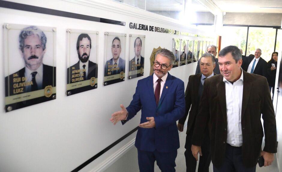 O Governador Eduardo  Riedel exalta atuação e reforça compromisso com a Polícia Civil do MS O Governador Eduardo  Riedel exalta atuação e reforça compromisso com a Polícia Civil do MS