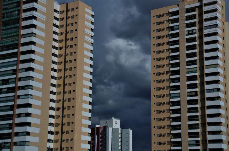 Prepare o guarda-chuvas: com aproximação de frente fria, tempo fica instável nesta quinta-feira. Prepare o guarda-chuvas: com aproximação de frente fria, tempo fica instável nesta quinta-feira.