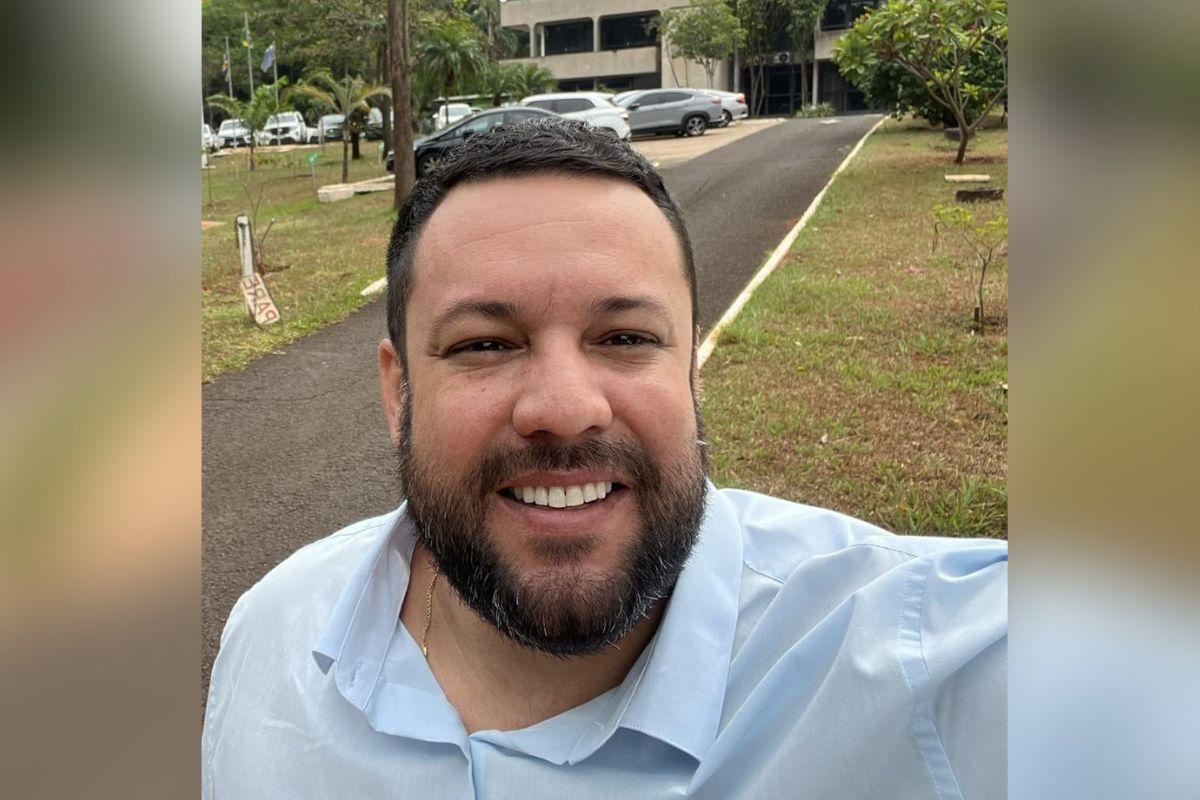 Sandim é exonerado de cargo no Governo do Estado de Mato Grosso do Sul para assumir vaga de vereador.