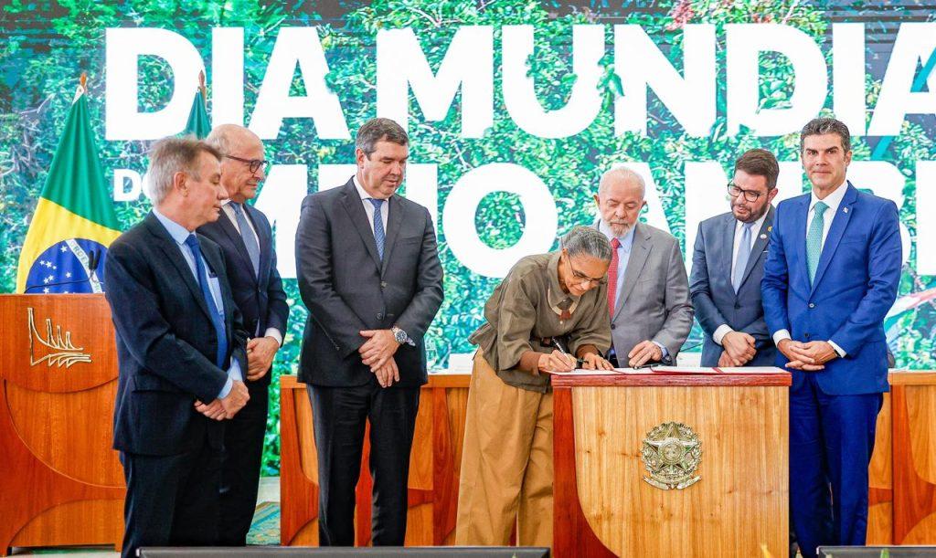 Governo de MS firma pacto interfederativo e se antecipa na prevenção e controle de incêndios no Pantanal.