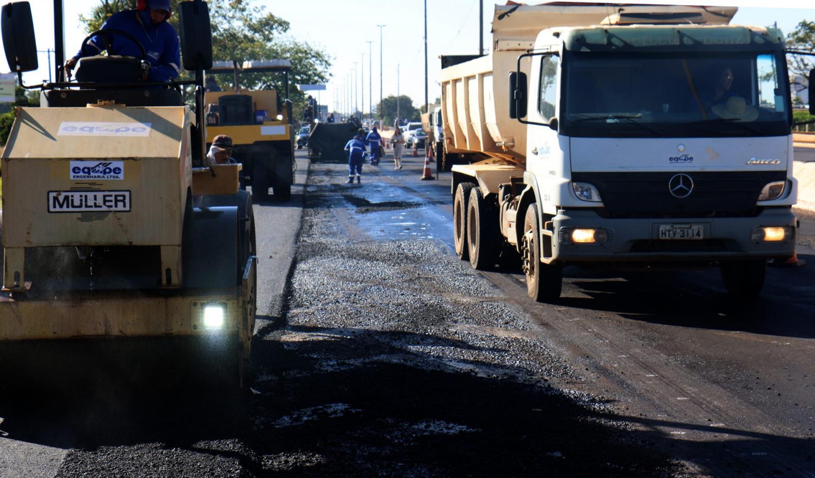 Artéria vital da Capital, Duque de Caxias recebe investimento do Governo do Estado de Mato Grosso do Sul para recapear mais de 19 km.