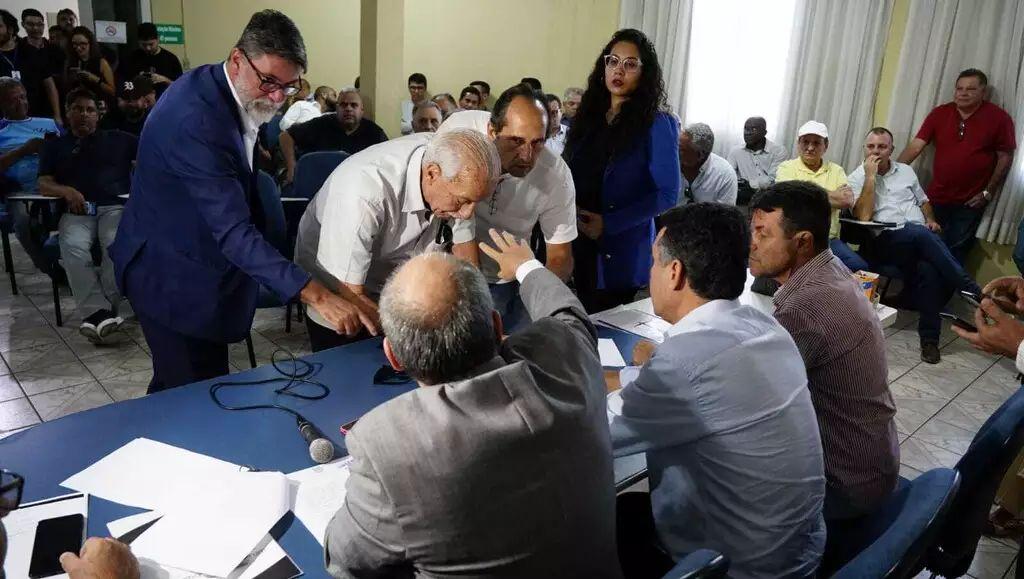 O Governador Eduardo Riedel valida decisão dos times e vai continuar com apoio financeiro ao futebol.