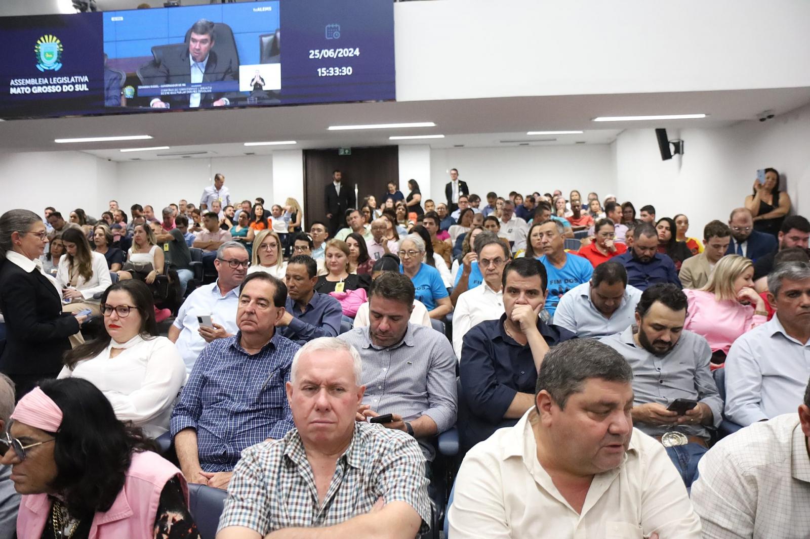 Governo de MS libera R$ 72 milhões em emendas para atender entidades, hospitais e 79 municípios. Governo de MS libera R$ 72 milhões em emendas para atender entidades, hospitais e 79 municípios.