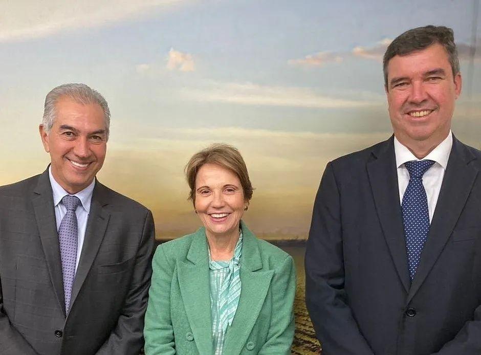 Após conversa com o ex presidente Jair Messias  Bolsonaro,  Reinaldo Azambuja e o Governador Eduardo Riedel,  marca encontro com Tereza Cristina. Após conversa com o ex presidente Jair Messias  Bolsonaro,  Reinaldo Azambuja e o Governador Eduardo Riedel,  marca encontro com Tereza Cristina.