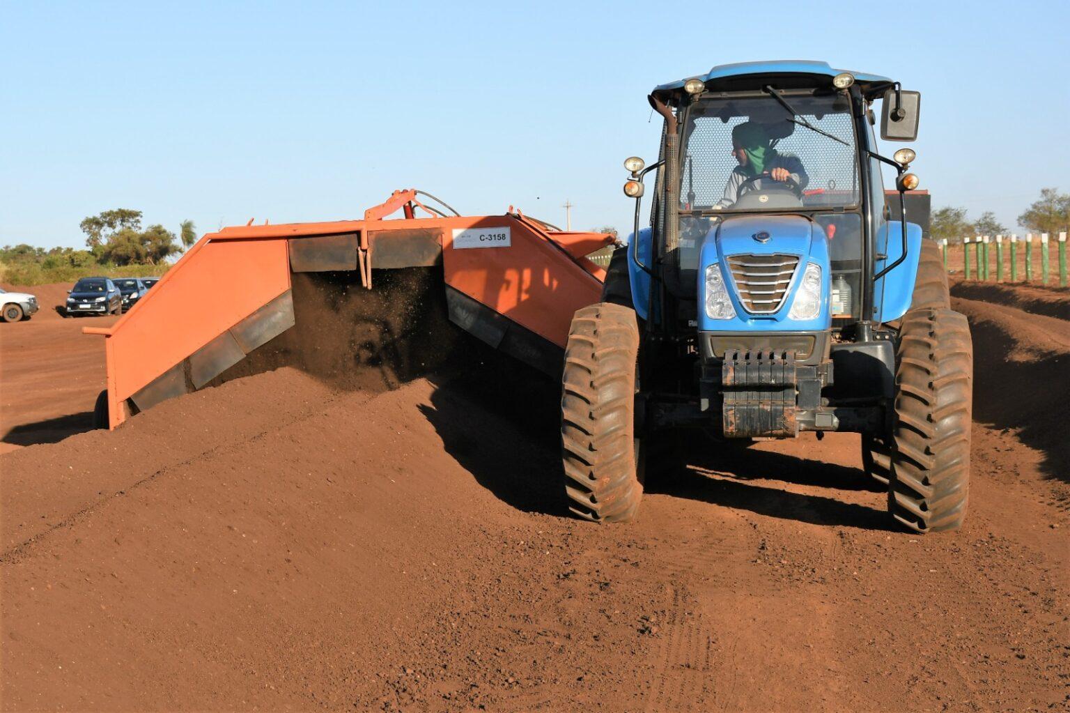 Prefeitura amplia entrega de adubos com apoio do governador Eduardo Riedel.
