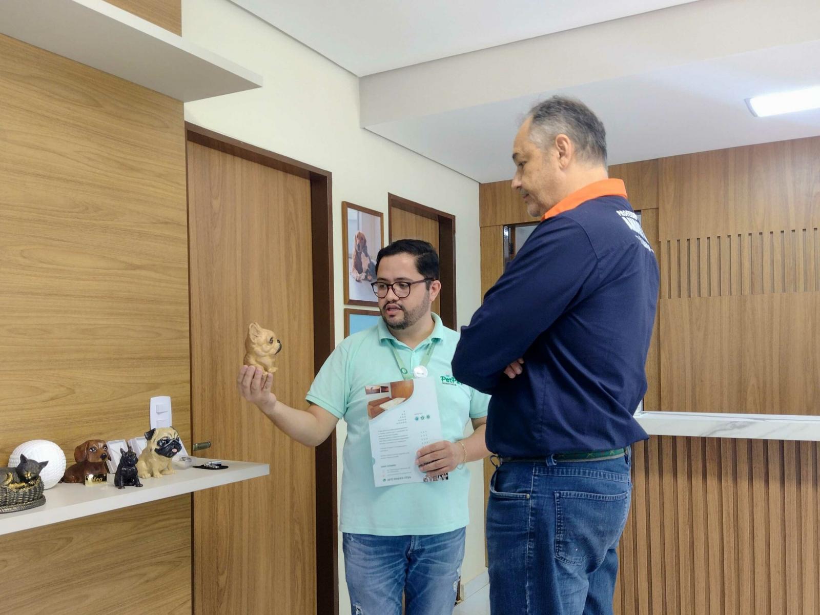 Vereador Professor André Luis cobra criação de crematório municipal para animais.