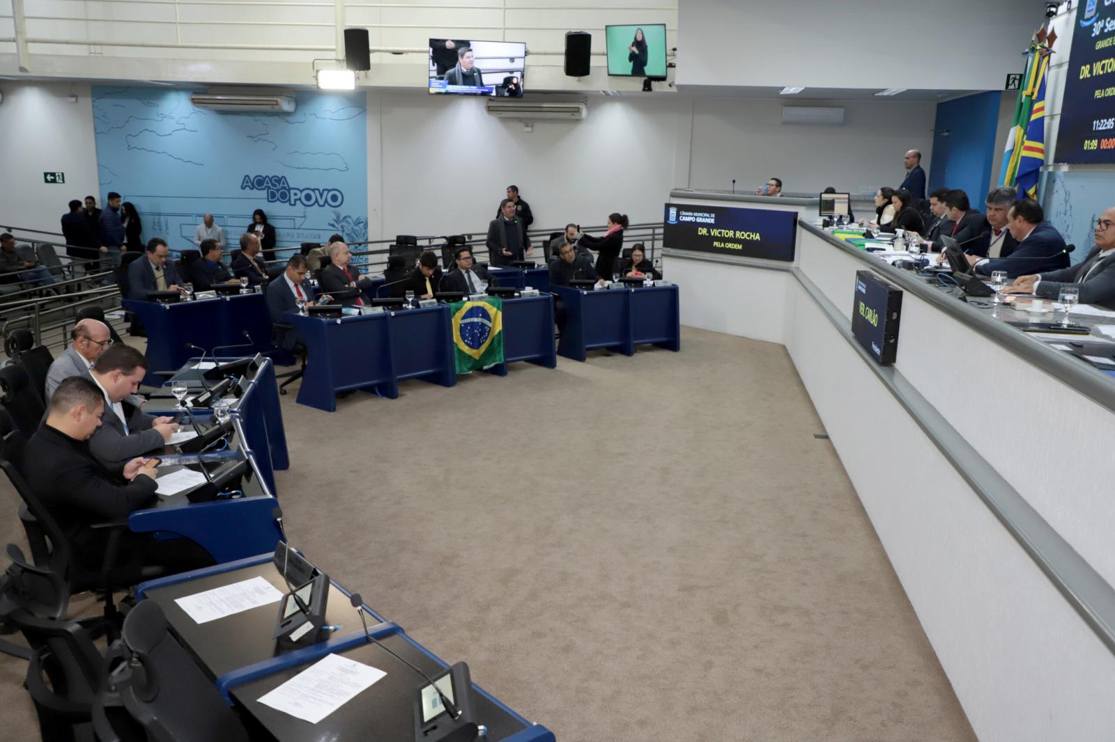 Vereadores analisam dois projetos e um veto na sessão da próxima terça-feira.