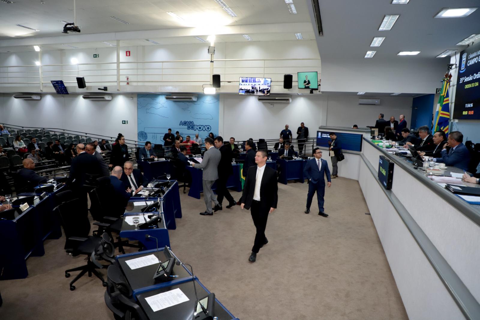 Vereadores aprovam sete projetos na sessão desta quinta-feira.