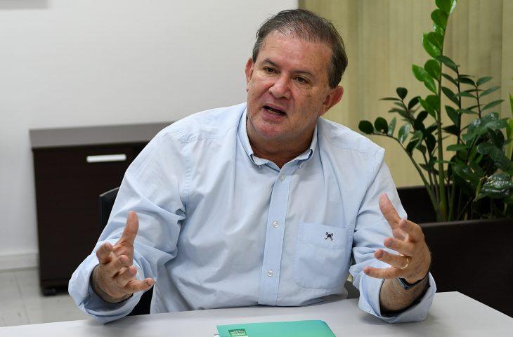 ''Governador Eduardo Riedel faz política institucional, não eleitoral