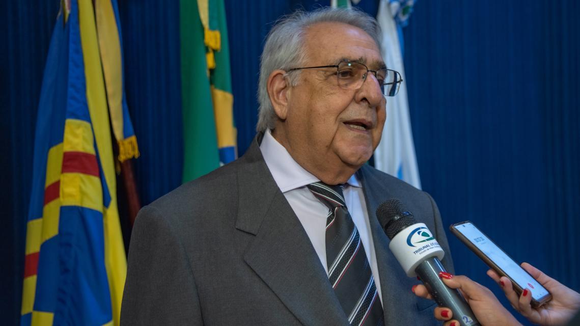 Jerson rebate Beto Pereira, nega politização de lista e diz que cumpriu lei sobre contas reprovadas. Jerson rebate Beto Pereira, nega politização de lista e diz que cumpriu lei sobre contas reprovadas.