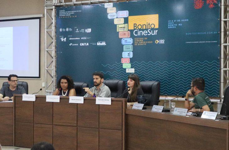 No Bonito CineSur, mesa-redonda destaca impacto das Film Commissions para a cultura e turismo.