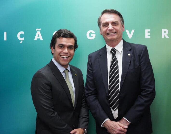 O ex presidente Jair Messias Bolsonaro confirma estar fechado com o PSDB para apoiar o Deputado Federal Beto Pereira a prefeitura de Campo Grande-MS. O ex presidente Jair Messias Bolsonaro confirma estar fechado com o PSDB para apoiar o Deputado Federal Beto Pereira a prefeitura de Campo Grande-MS.