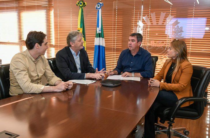O Governador Eduardo Riedel  define economista Cristiane Schmidt na presidência da MSGÁS. O Governador Eduardo Riedel  define economista Cristiane Schmidt na presidência da MSGÁS.