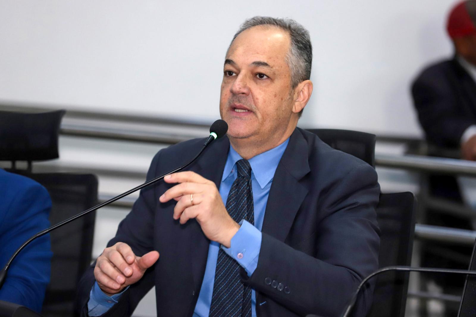 Vereador Prof. André Luis defende protetoras da causa animal que foram presas em Campo Grande e cobra centro de acolhimento municipal.