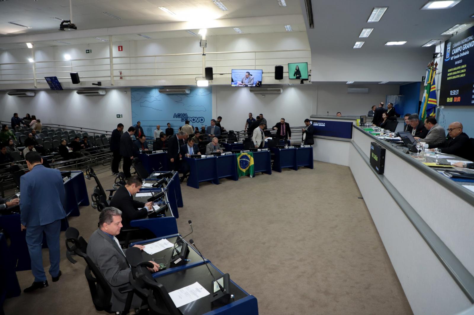 Vereadores votam Lei de Diretrizes Orçamentárias em duas sessões nesta quinta-feira.