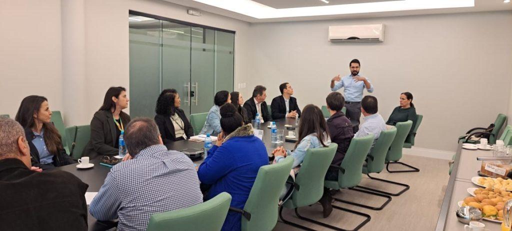 Governo de MS debate ações para qualificação e captação de mão de obra com o setor sucroalcooleiro. Governo de MS debate ações para qualificação e captação de mão de obra com o setor sucroalcooleiro.