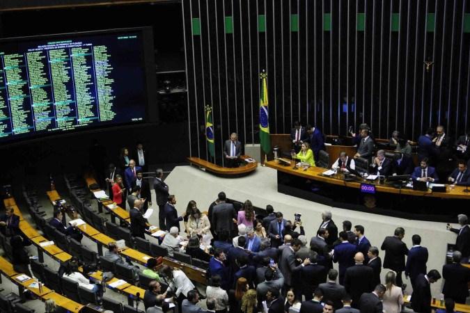 Câmara aprova segundo projeto de regulamentação da reforma tributária.