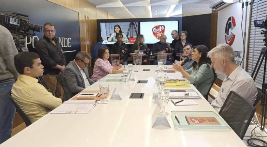 O debate na radio Capital 95,9 foi sem réplica, candidatos a prefeito trocam farpas sobre causas dos problemas da Capital. O debate na radio Capital 95,9 foi sem réplica, candidatos a prefeito trocam farpas sobre causas dos problemas da Capital.