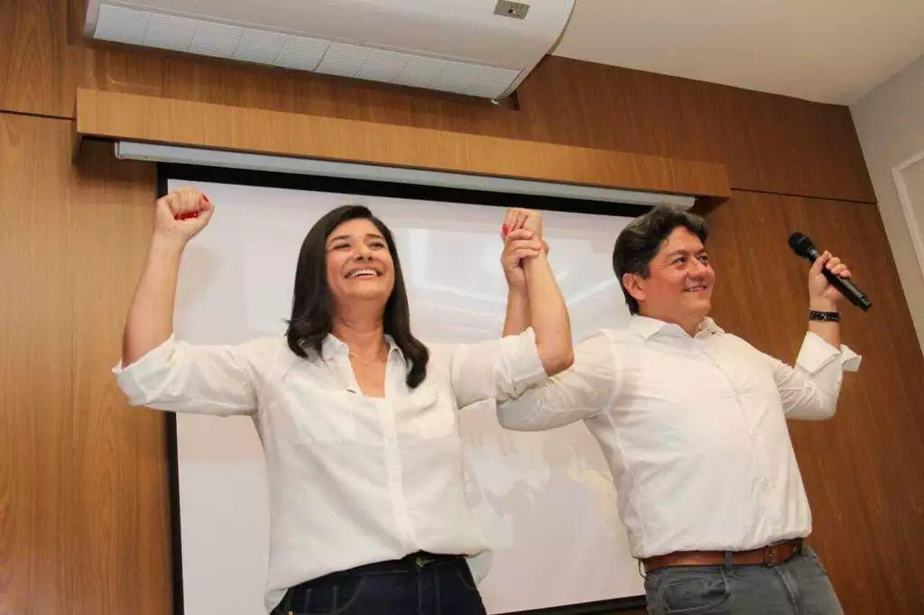 Rose Modesto anuncia advogado Roberto Oshiro como o seu vice prefeito na corrida pela prefeitura de Campo Grande. Rose Modesto anuncia advogado Roberto Oshiro como o seu vice prefeito na corrida pela prefeitura de Campo Grande.