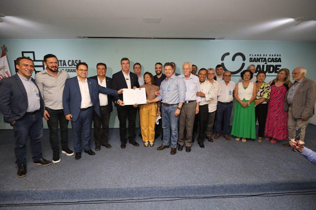 Com foco nos pacientes da Capital, Governo de MS assina convênio de R$ 15 milhões com a Santa Casa. Com foco nos pacientes da Capital, Governo de MS assina convênio de R$ 15 milhões com a Santa Casa.