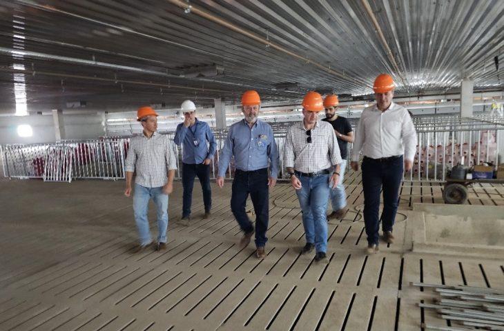 Alto nível de biosseguridade animal credencia MS a abrigar projeto de genética suína para o Centro-Oeste. Alto nível de biosseguridade animal credencia MS a abrigar projeto de genética suína para o Centro-Oeste.