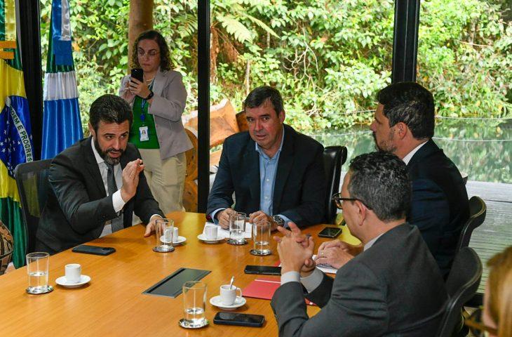 Governo de MS discute com Ministério Público parcerias para levar benefícios à sociedade. Governo de MS discute com Ministério Público parcerias para levar benefícios à sociedade.