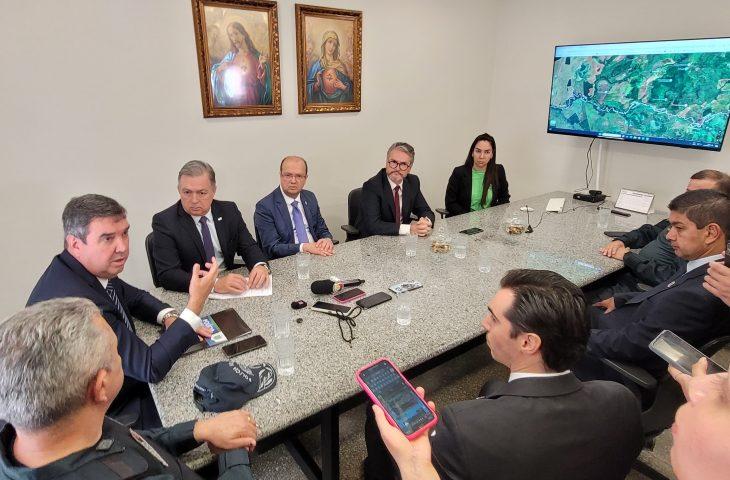 O Governador Eduardo Riedel  discute com presidente da República relatório sobre conflito fundiário e preocupação com narcotráfico na fronteira. O Governador Eduardo Riedel  discute com presidente da República relatório sobre conflito fundiário e preocupação com narcotráfico na fronteira.