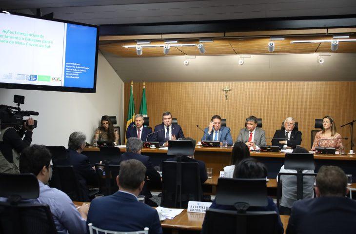 Para mitigar impactos climáticos,  o Governador Eduardo Riedel do Estado atua para auxiliar agricultores familiares de todo MS. Para mitigar impactos climáticos,  o Governador Eduardo Riedel do Estado atua para auxiliar agricultores familiares de todo MS.