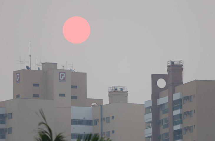 Sob nuvens e camada de fumaça, sexta-feira tem previsão de sol em Mato Grosso do Sul.