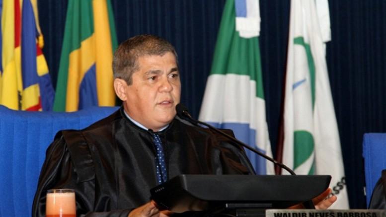 Alexandre de Moraes barra o retorno de Waldir Neves ao Tribunal de Contas. Alexandre de Moraes barra o retorno de Waldir Neves ao Tribunal de Contas.