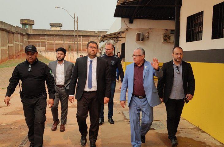Diretor de Políticas Penitenciárias da Senappen elogia segurança dinâmica da Polícia Penal de MS. Diretor de Políticas Penitenciárias da Senappen elogia segurança dinâmica da Polícia Penal de MS.